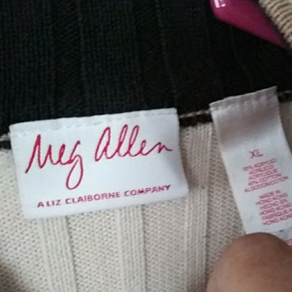 ⭐Beautiful sweater - Picture 2 of 2